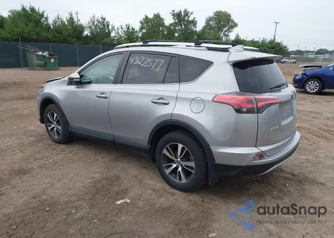 2016 Toyota Rav4 Xle z USA, uszkodzony, nr VIN 2T3RFREV1GW516761